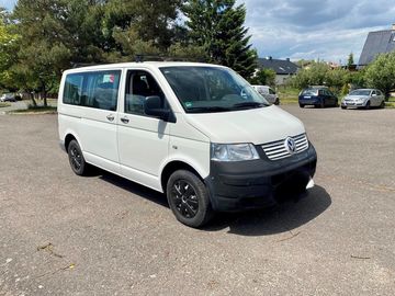 1.9 TDI,9 míst,ČR 8 let 1.maj.