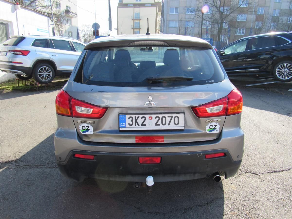 Mitsubishi ASX, 1,8 Di-D 110kW 4x4 - fotka 5