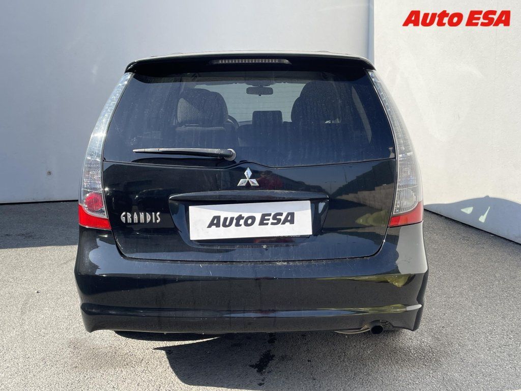 Mitsubishi Grandis, 2.4i,AC,tempo,výhřev sed - fotka 5