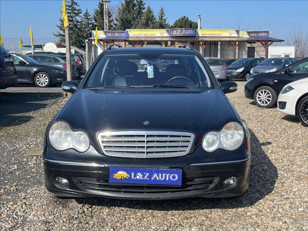 Mercedes-Benz Třídy C, 2,2 220 CDi - fotka 6
