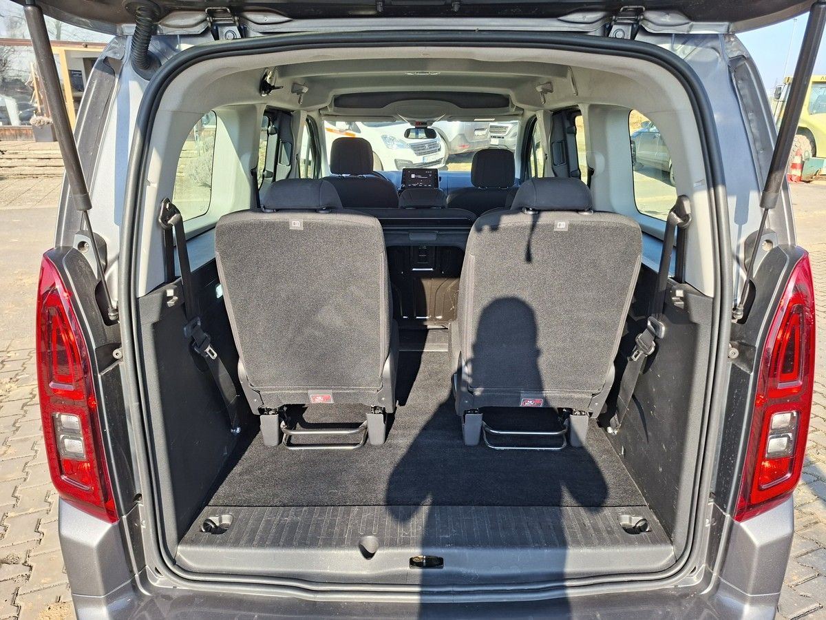 Opel Combo, LIFE XL 1,2T 130k EAT8 7.Míst - fotka 5