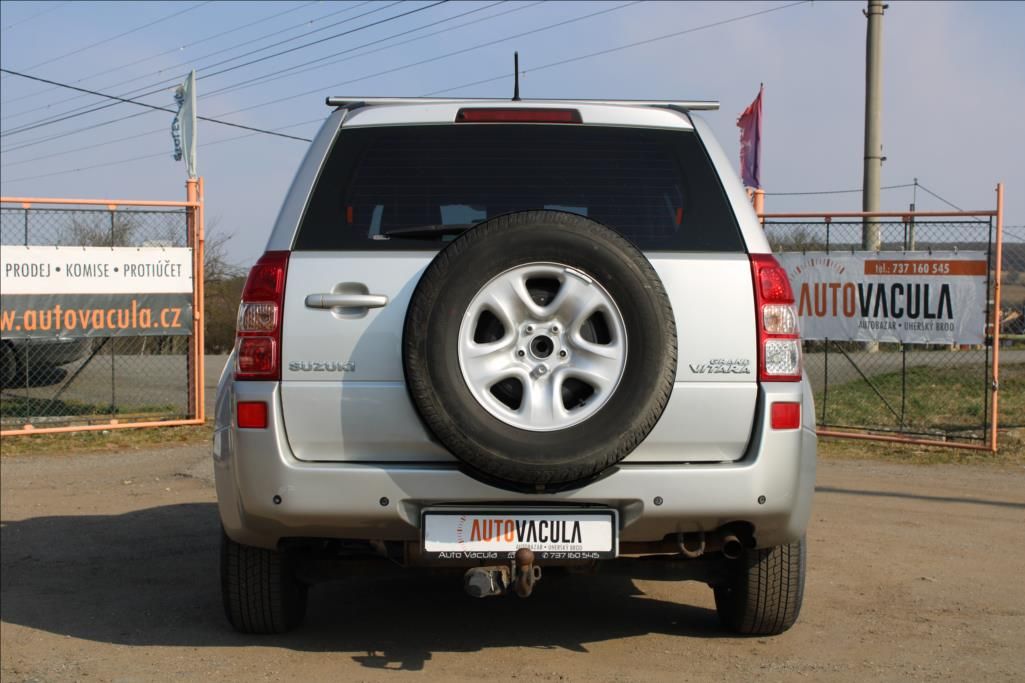 Suzuki Grand Vitara, 2,0 i + LPG  LPG,4 x 4,TAŽNÉ - fotka 6