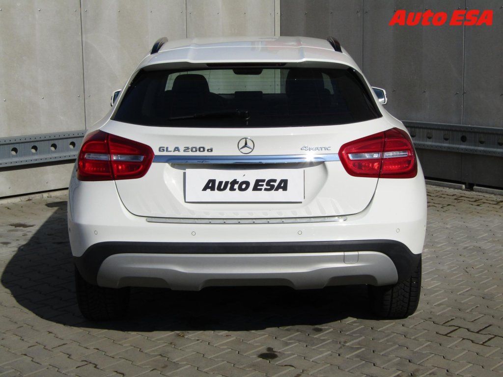 Mercedes-Benz GLA, 2.2CDi 200 D 4MATIC,ČR,AT - fotka 5