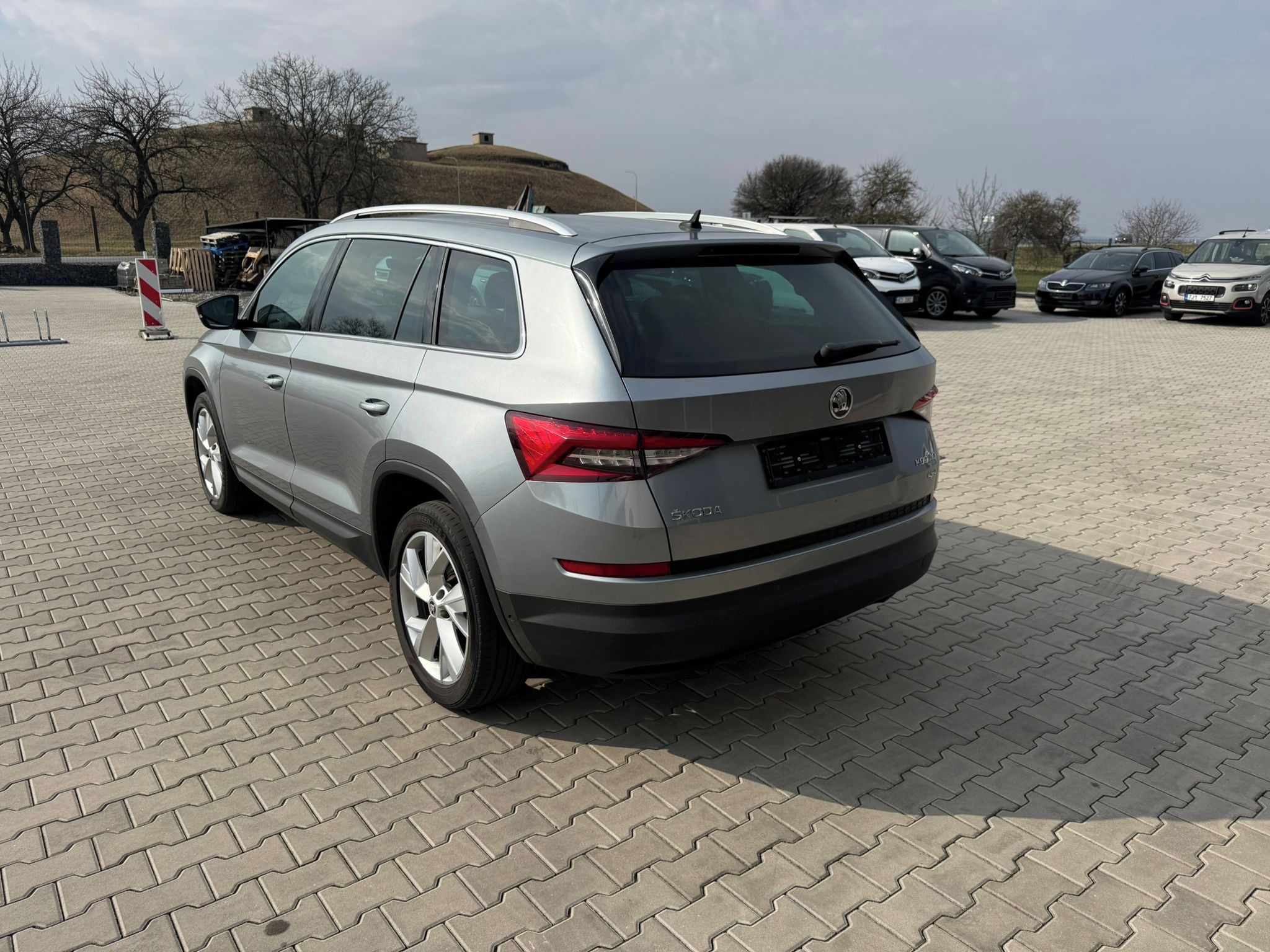 Škoda Kodiaq, 4x4 140kw 7míst 360 kamery - fotka 3