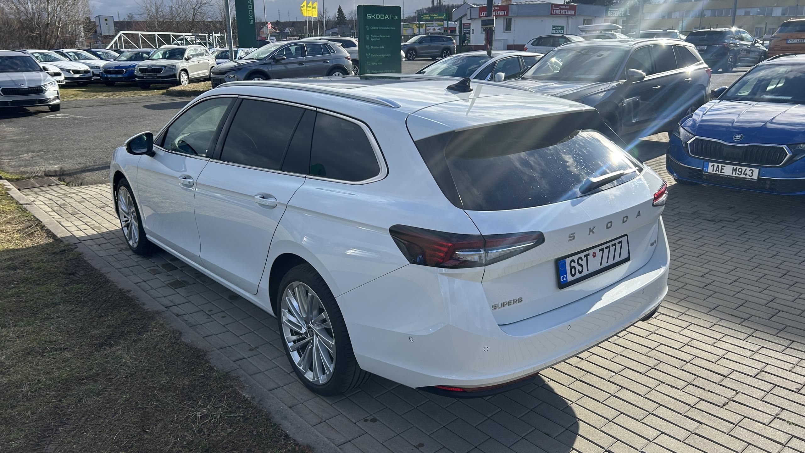 Škoda Superb, TDI, 4x4, DSG, L&K, PANO,NEZ.T - fotka 3
