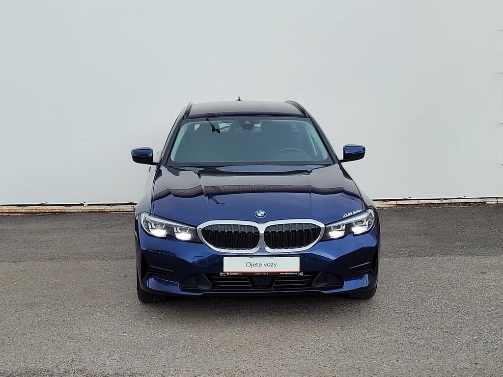 BMW Řada 3, Touring 2.0 320D 140 kW - fotka 4