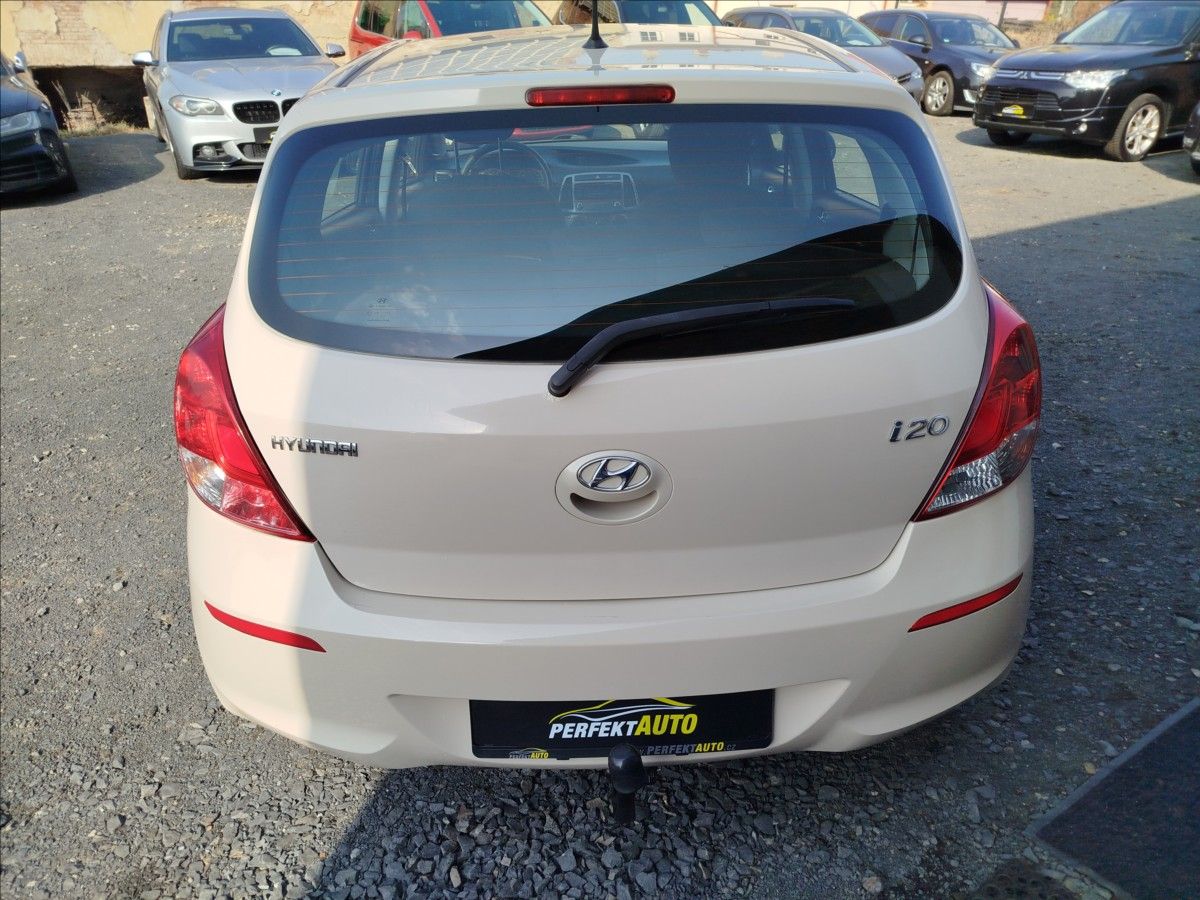 Hyundai i20, 1,2 i, 63kW, po velkém SERVISU - fotka 5