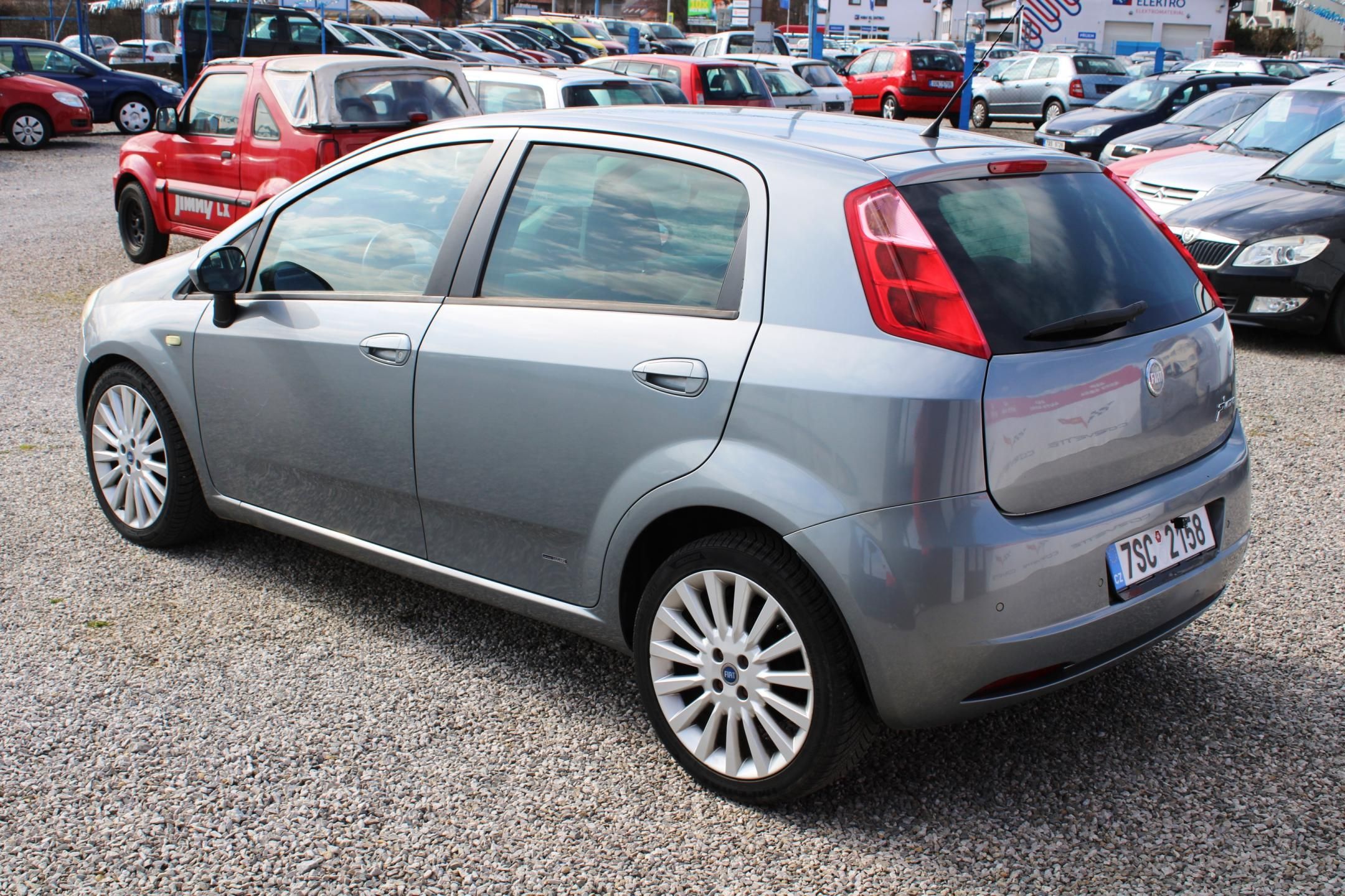 Fiat Grande Punto, 1,4i KLIMA EL.OKNA ALU17 KŮŽE - fotka 5