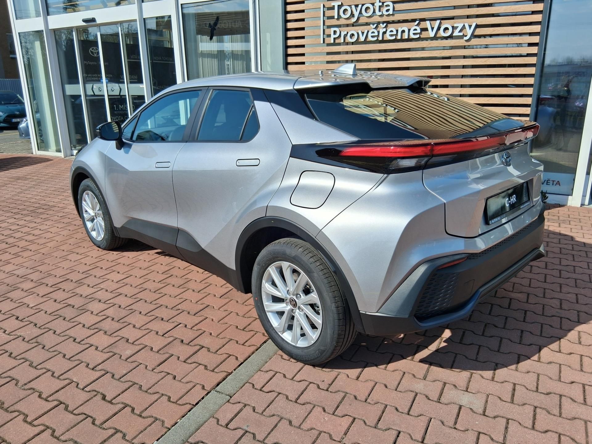 Toyota C-HR, 1,8 HEV LIMITED EDITION - fotka 4