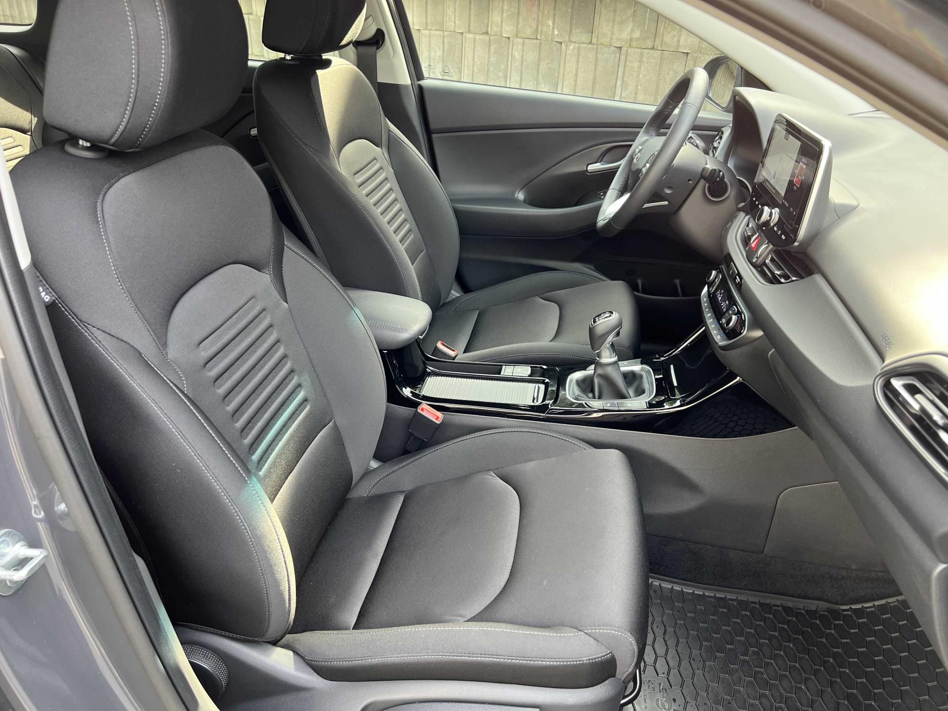 Hyundai i30, STYLE 1.5 DPI 71 kW DPH - fotka 6