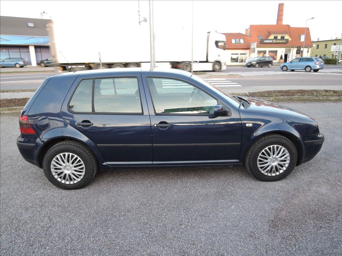 Volkswagen Golf, 1,6 i - fotka 5