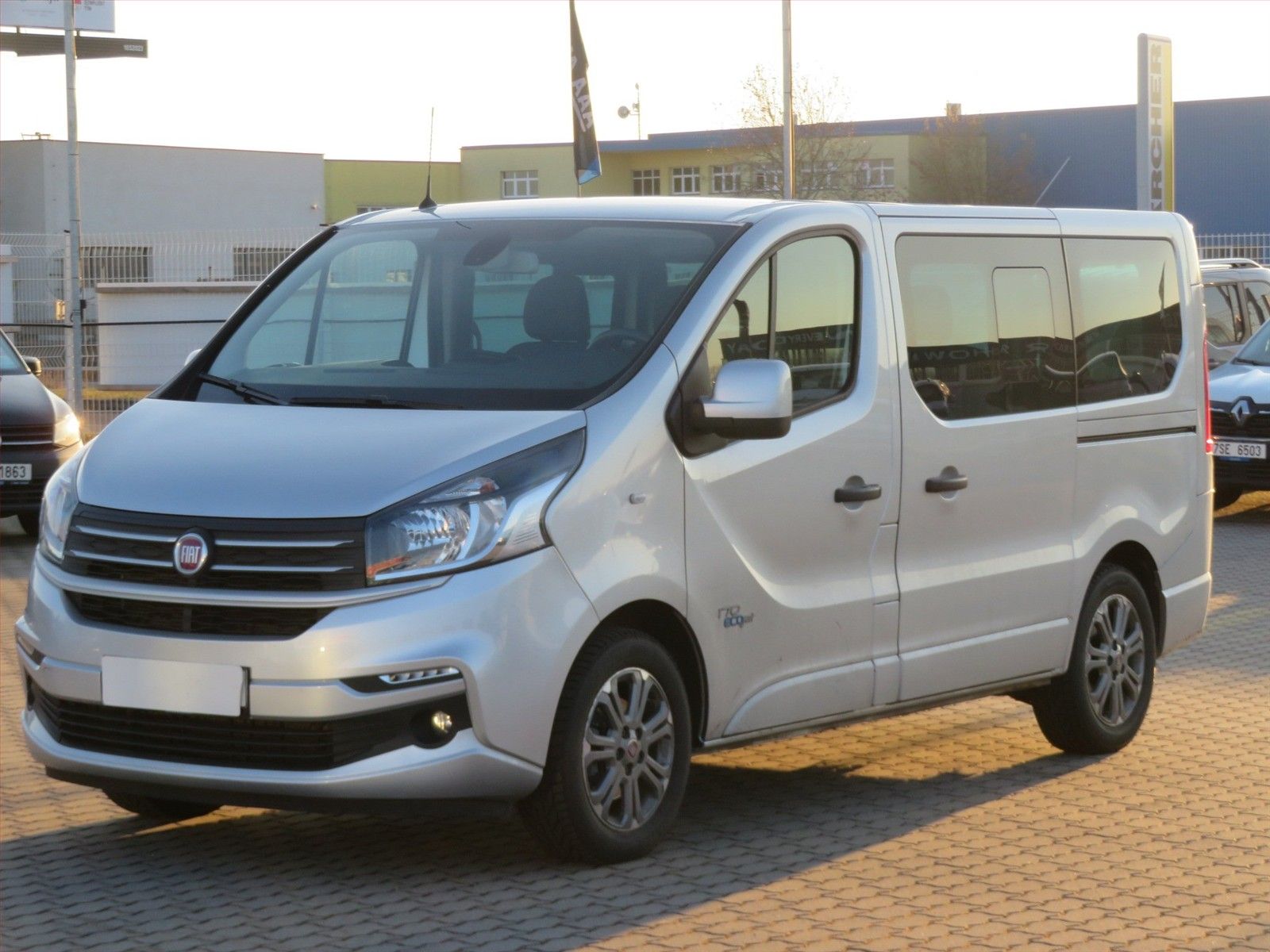 Fiat Talento, 2.0 BlueJet, Bus, 5Míst, Klima - fotka 2