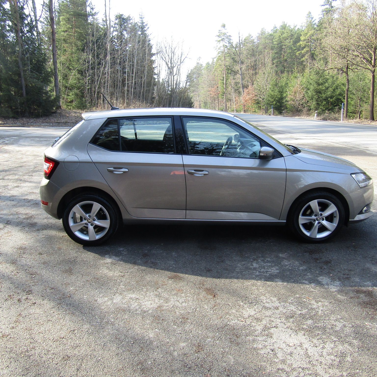 Škoda Fabia, 1,0MPi 55kw, NAJETO 33 086km - fotka 4