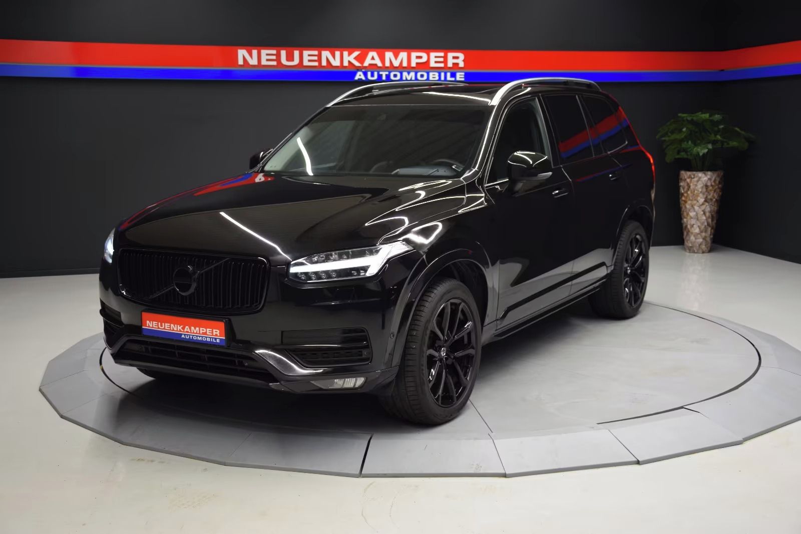 Volvo XC90, Momentum