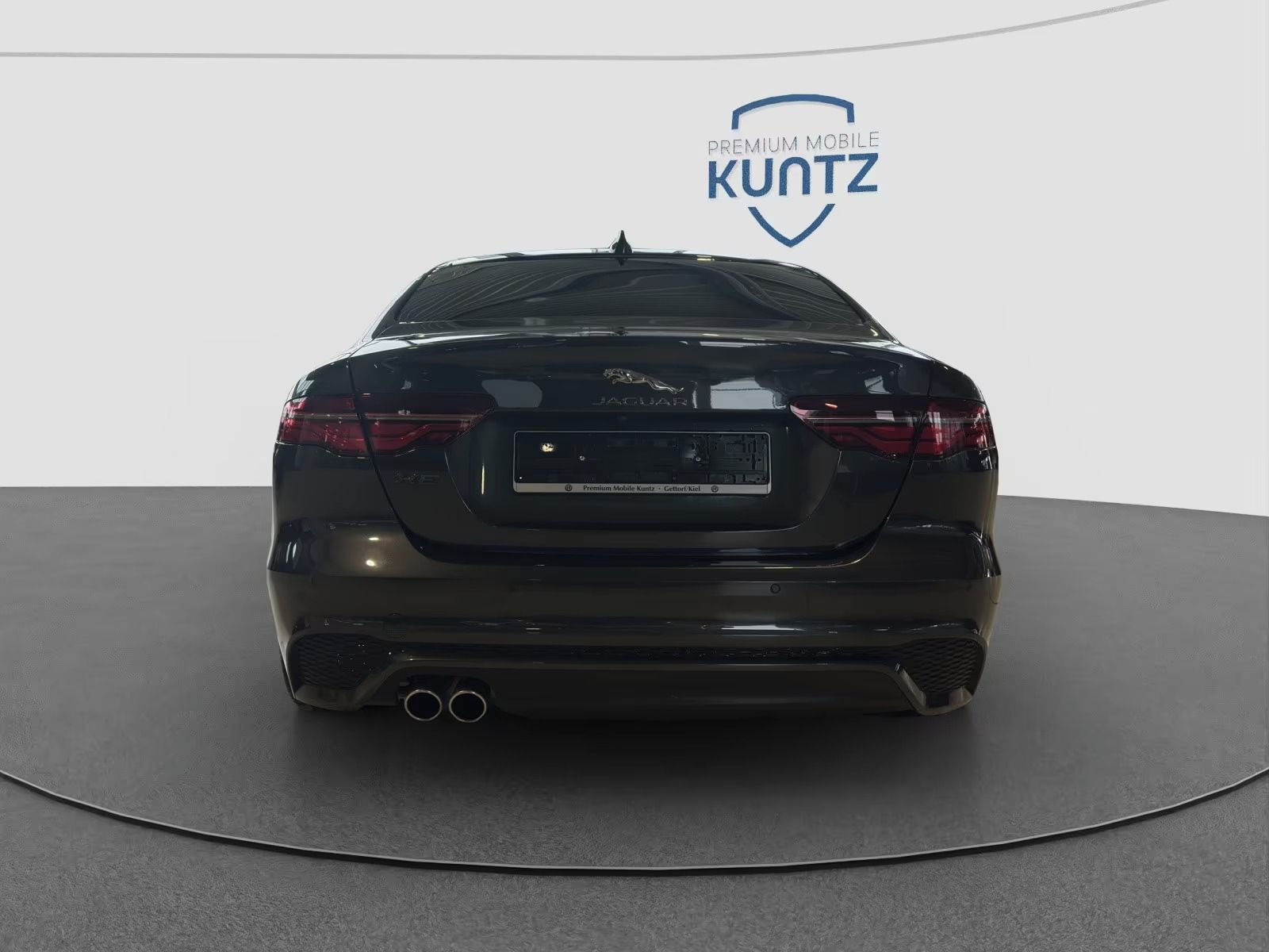 Jaguar XE, D200 RWD R-Dynamic S Winter - fotka 3
