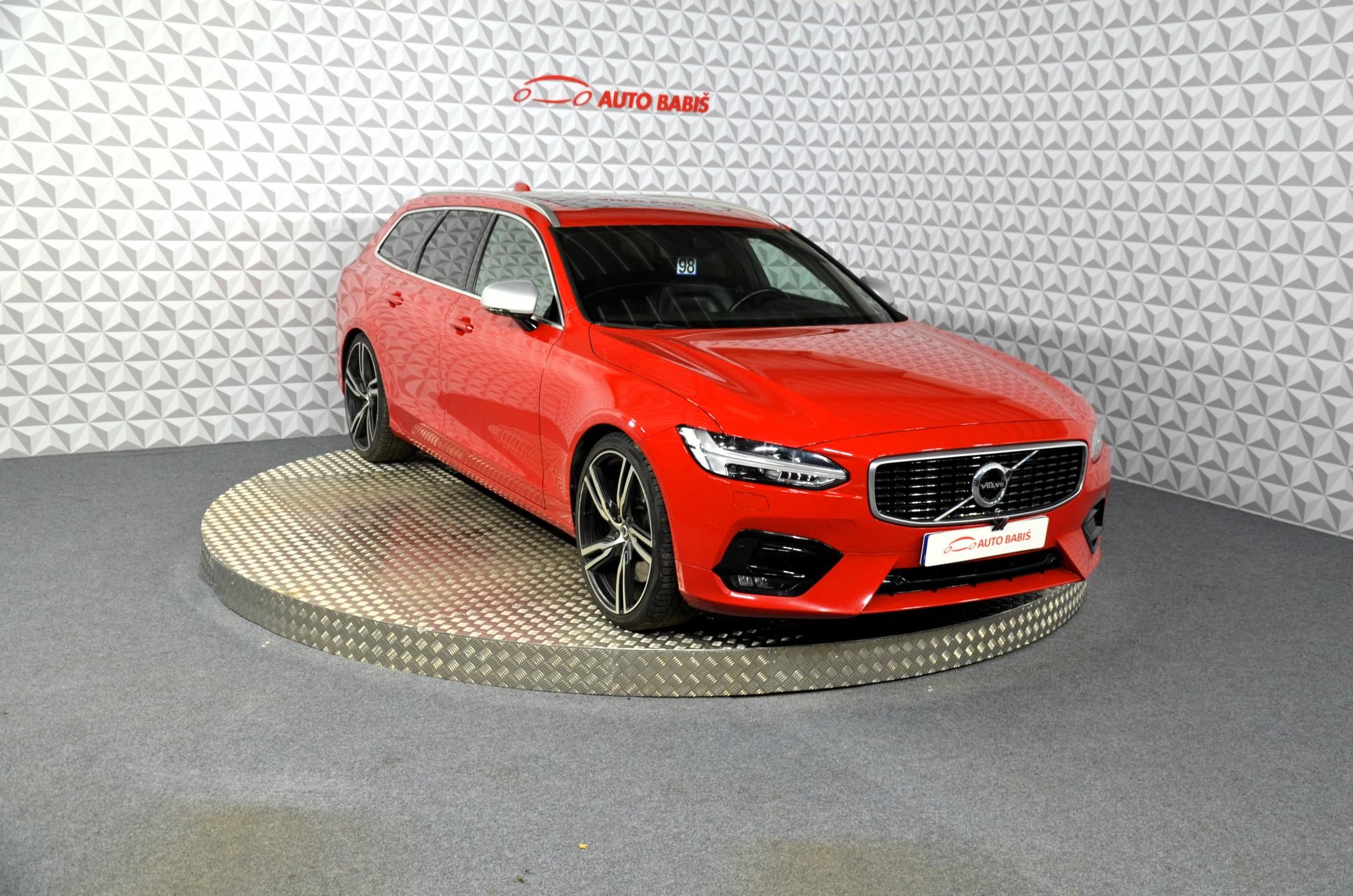 Volvo V90, 2.0D Polestar R-design - fotka 3