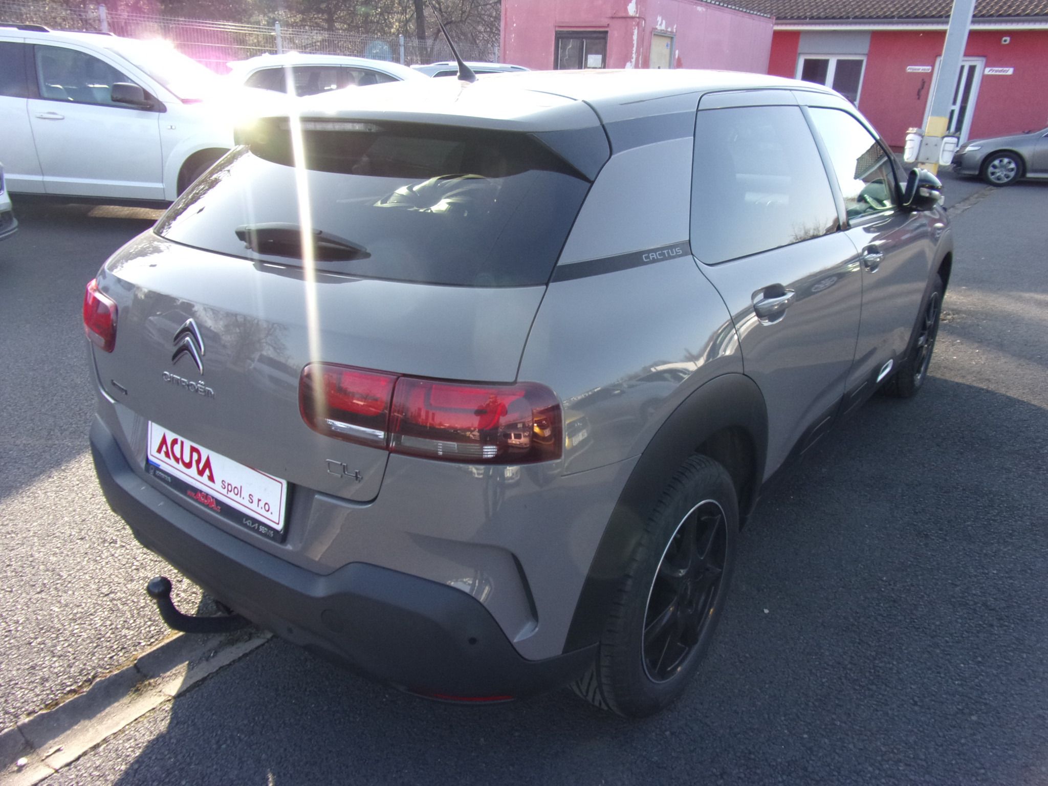 Citroën C4 Cactus, 1,2 PT 81kW ČR - fotka 3