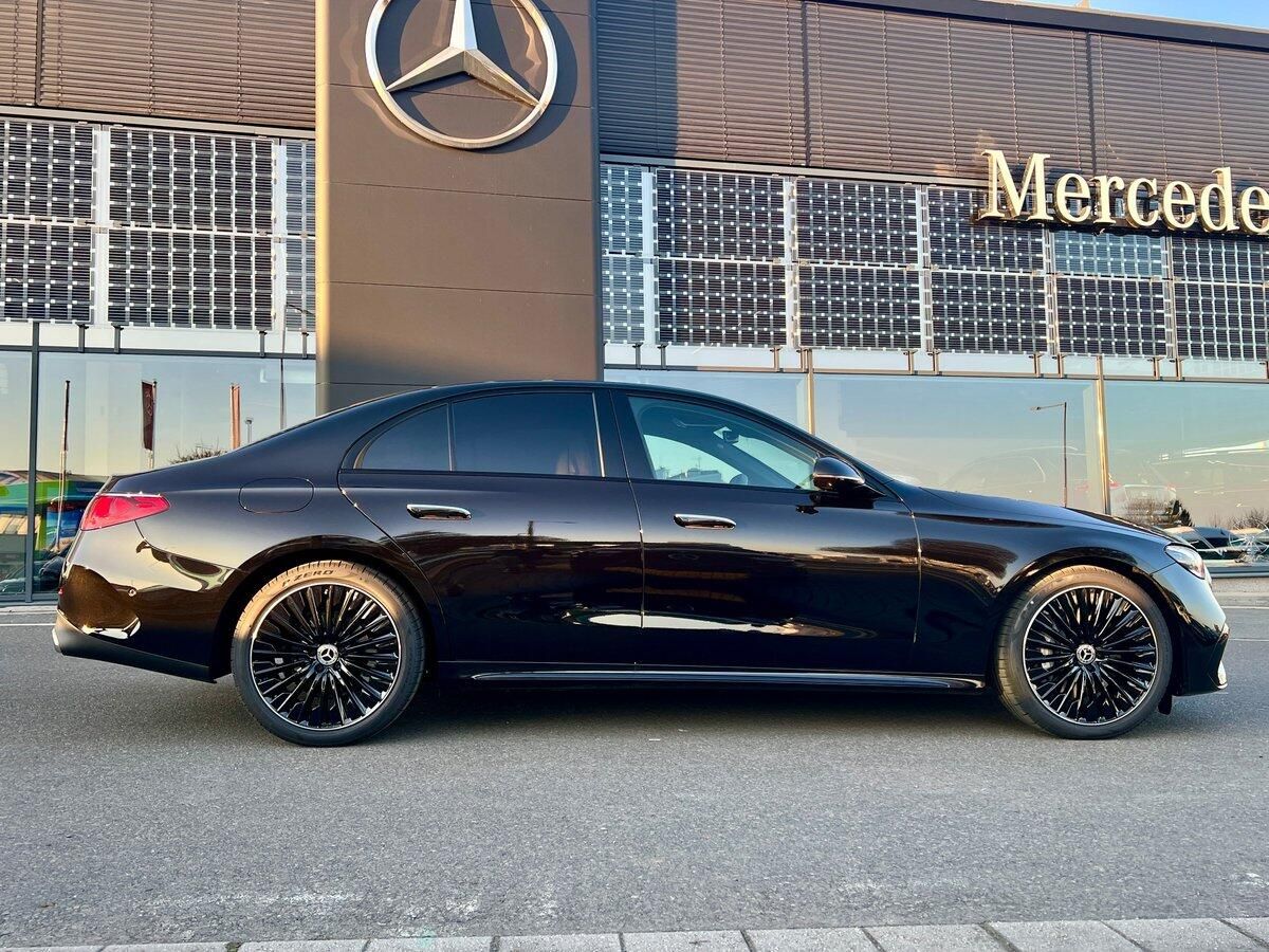 Mercedes-Benz Třídy E, 220 d 4MATIC Linie AMG - fotka 2
