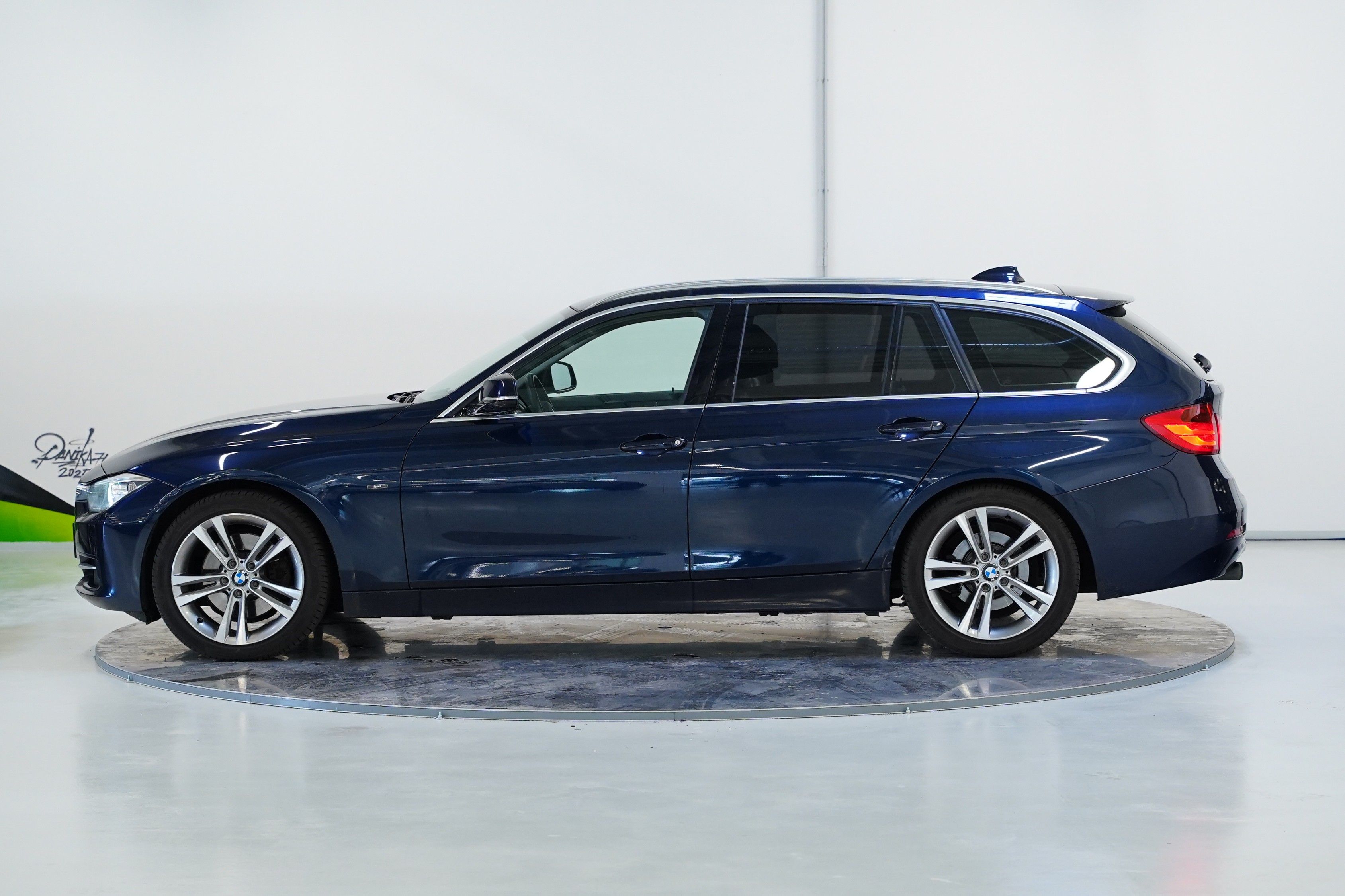 BMW Řada 3, 328i 180 kW Sport-Line - fotka 3