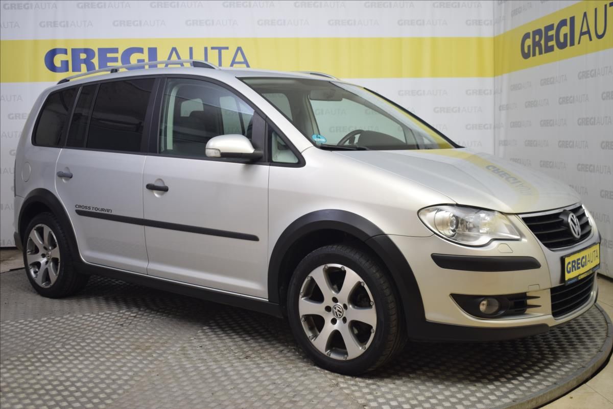 Volkswagen Touran, 1,4 TSi CROSS PR.SERVIS - fotka 3