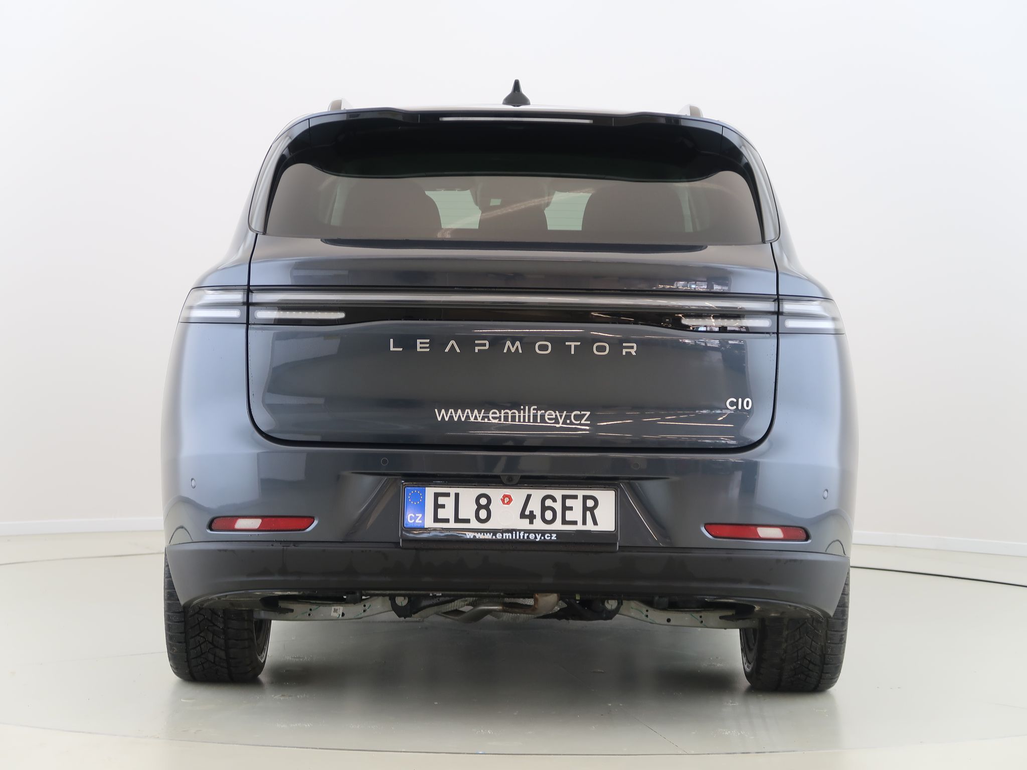 Leapmotor C10 REEV, Zimní pneu - ZDARMA - fotka 6