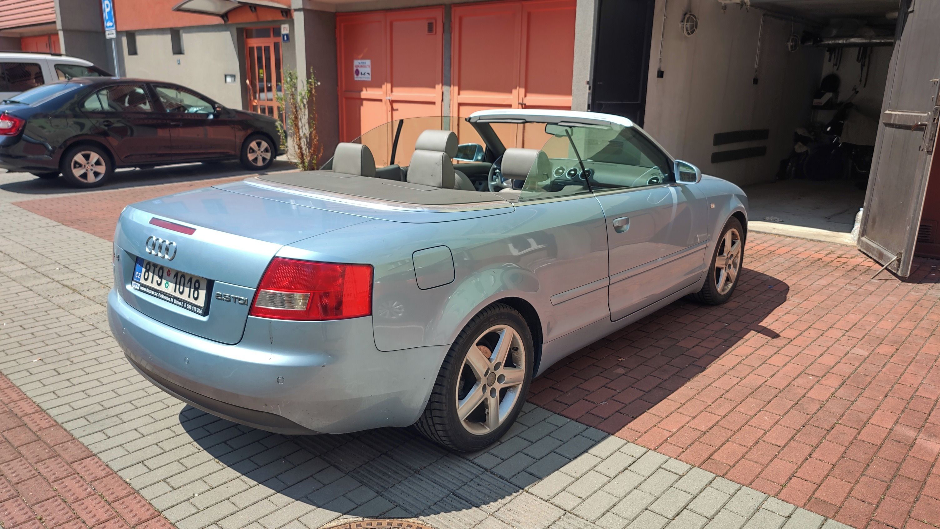 Audi A4, 2.5 V6 TDI - fotka 4