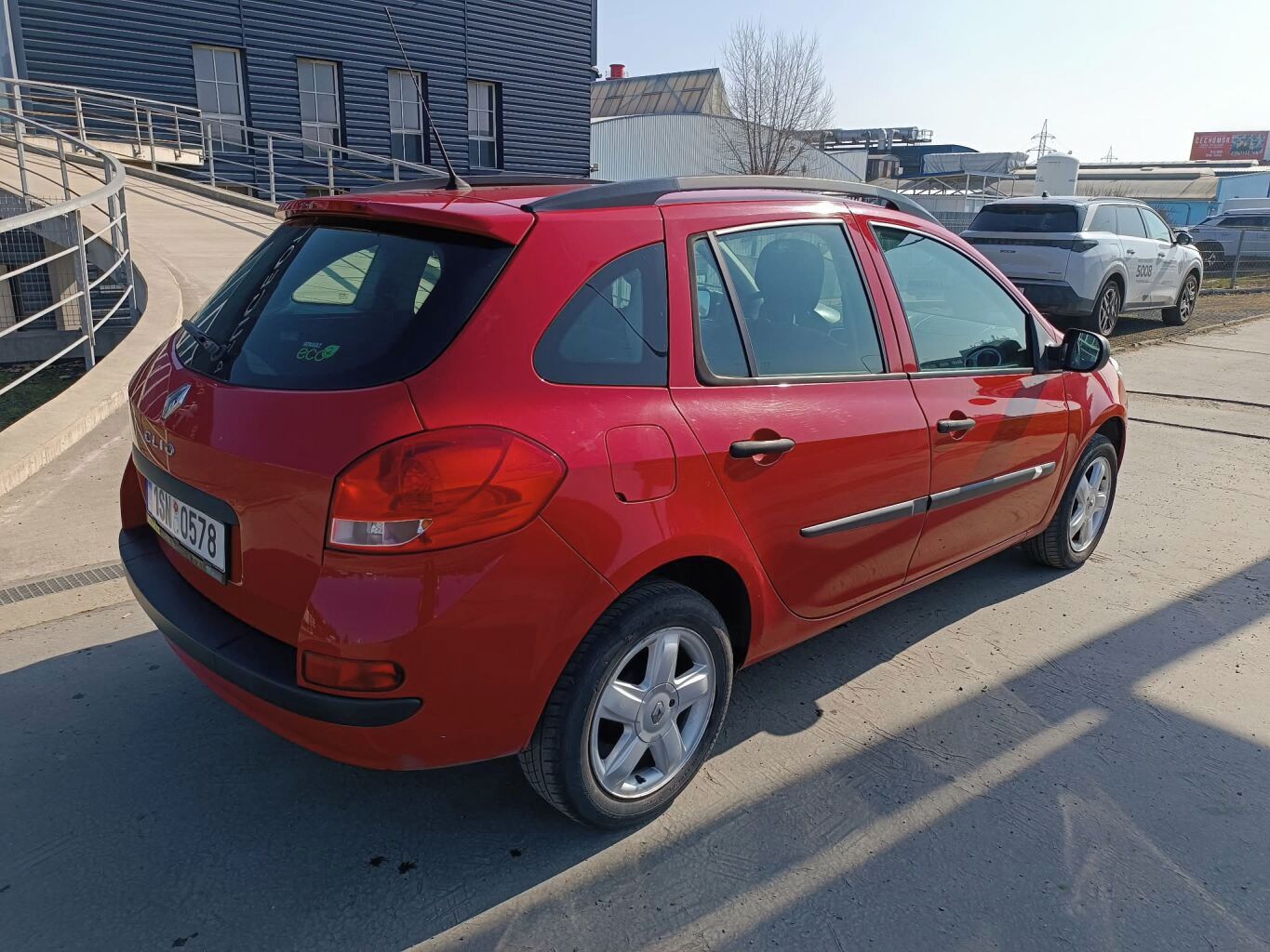 Renault Clio, kombi 1.2i 55 kw / ČR / 2. maj - fotka 4