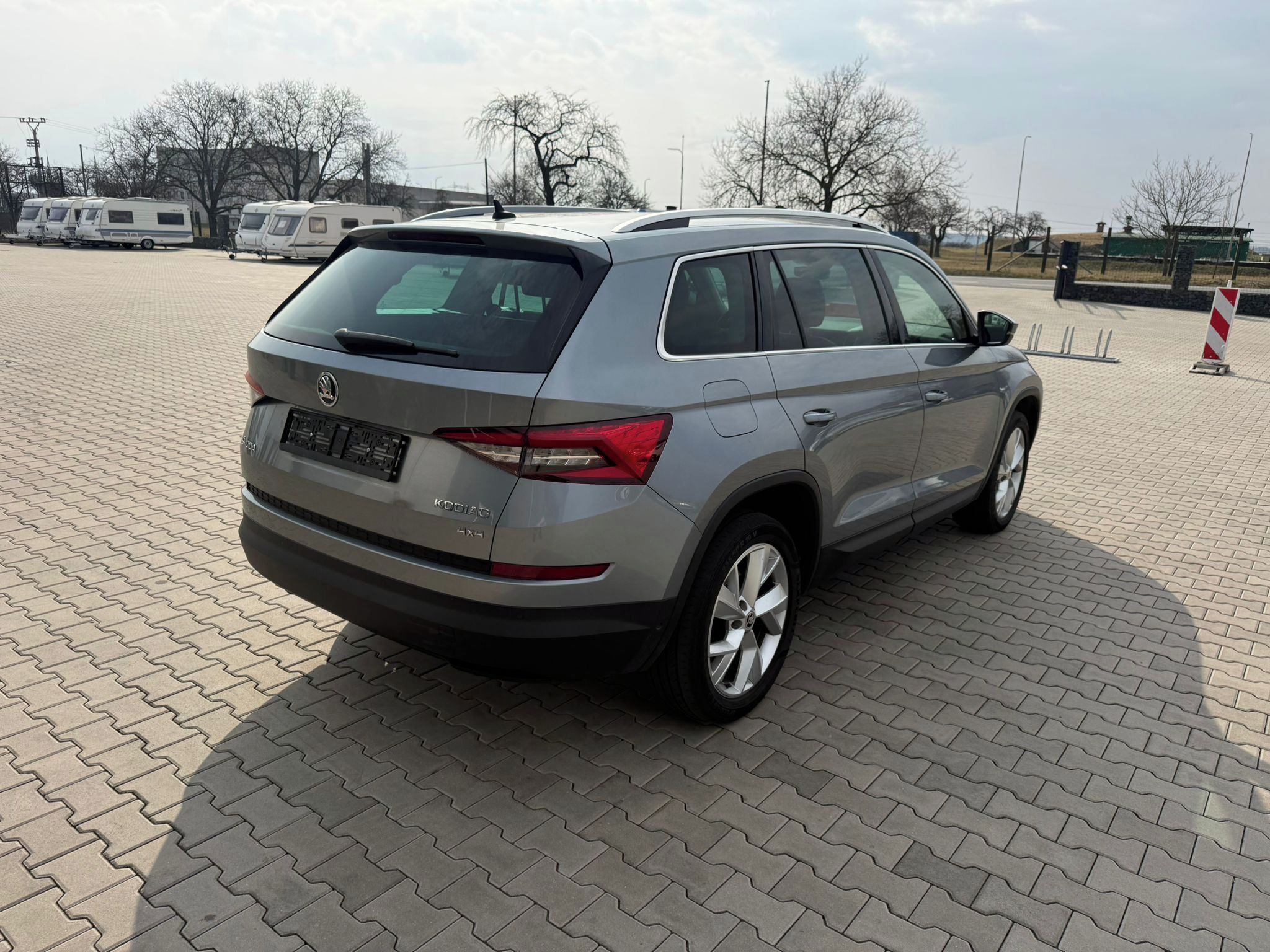Škoda Kodiaq, 4x4 140kw 7míst 360 kamery - fotka 5
