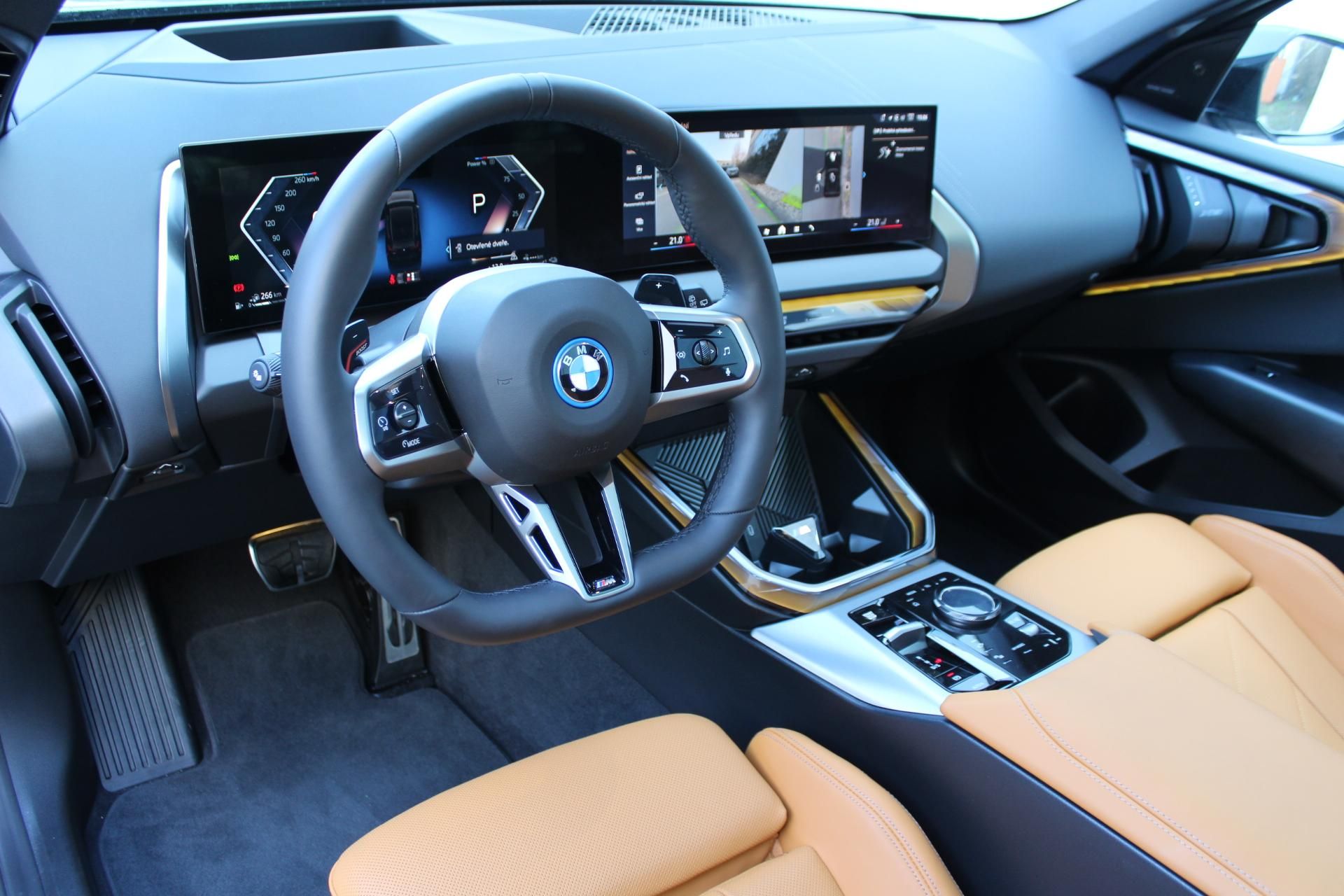 BMW X3, xDrive30e - fotka 4
