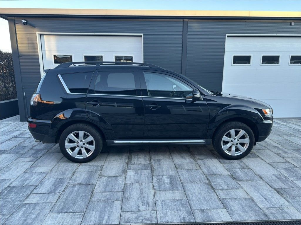 Mitsubishi Outlander, 2,2 DI-D 177PS  Instyle-7 4x4 - fotka 4