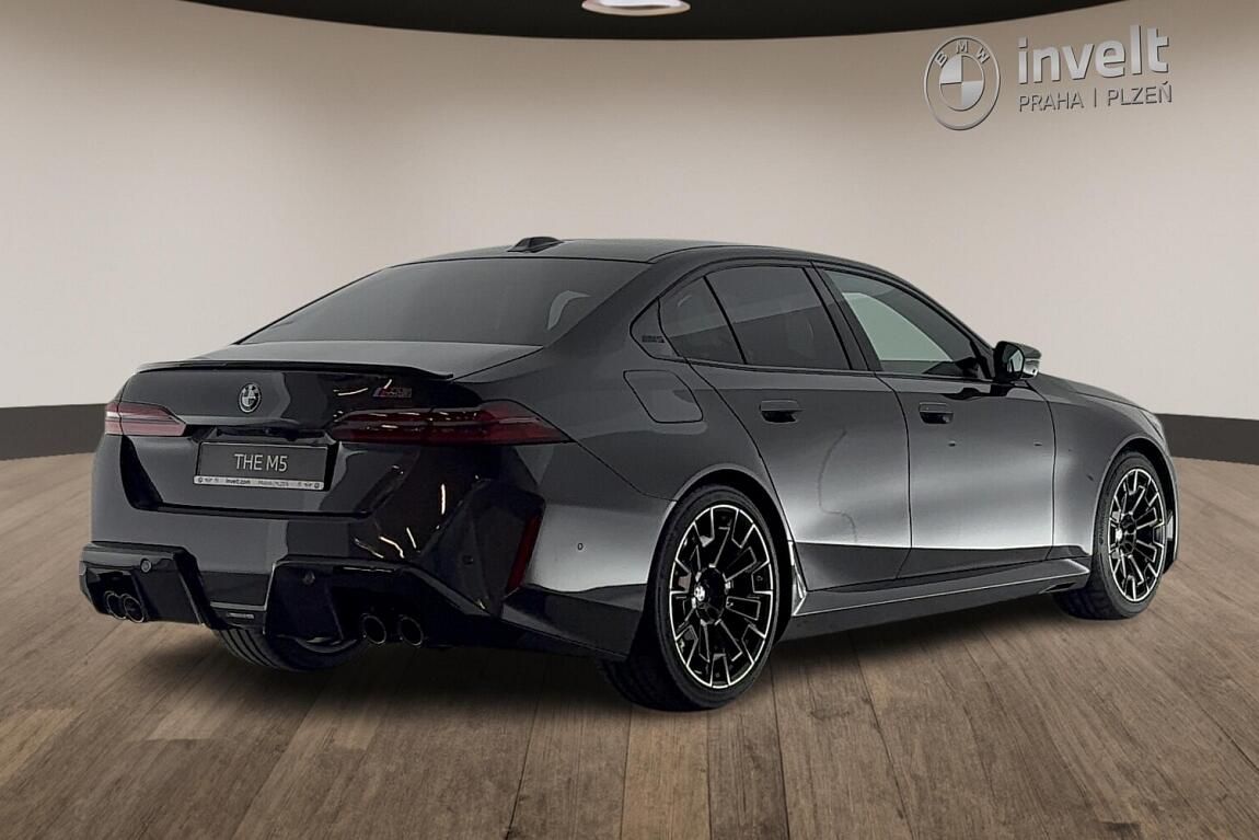 BMW M5, Sedan - fotka 3