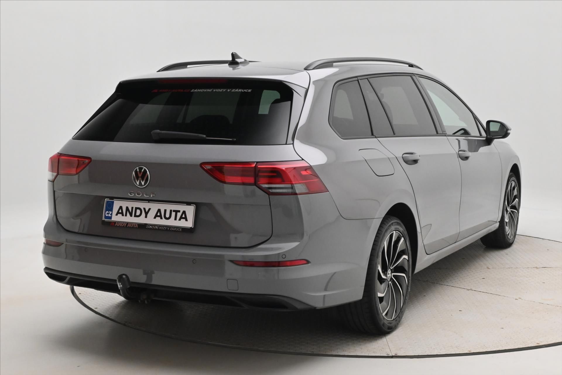 Volkswagen Golf, 1,5 TSI 96 kW Life Business Zá - fotka 5
