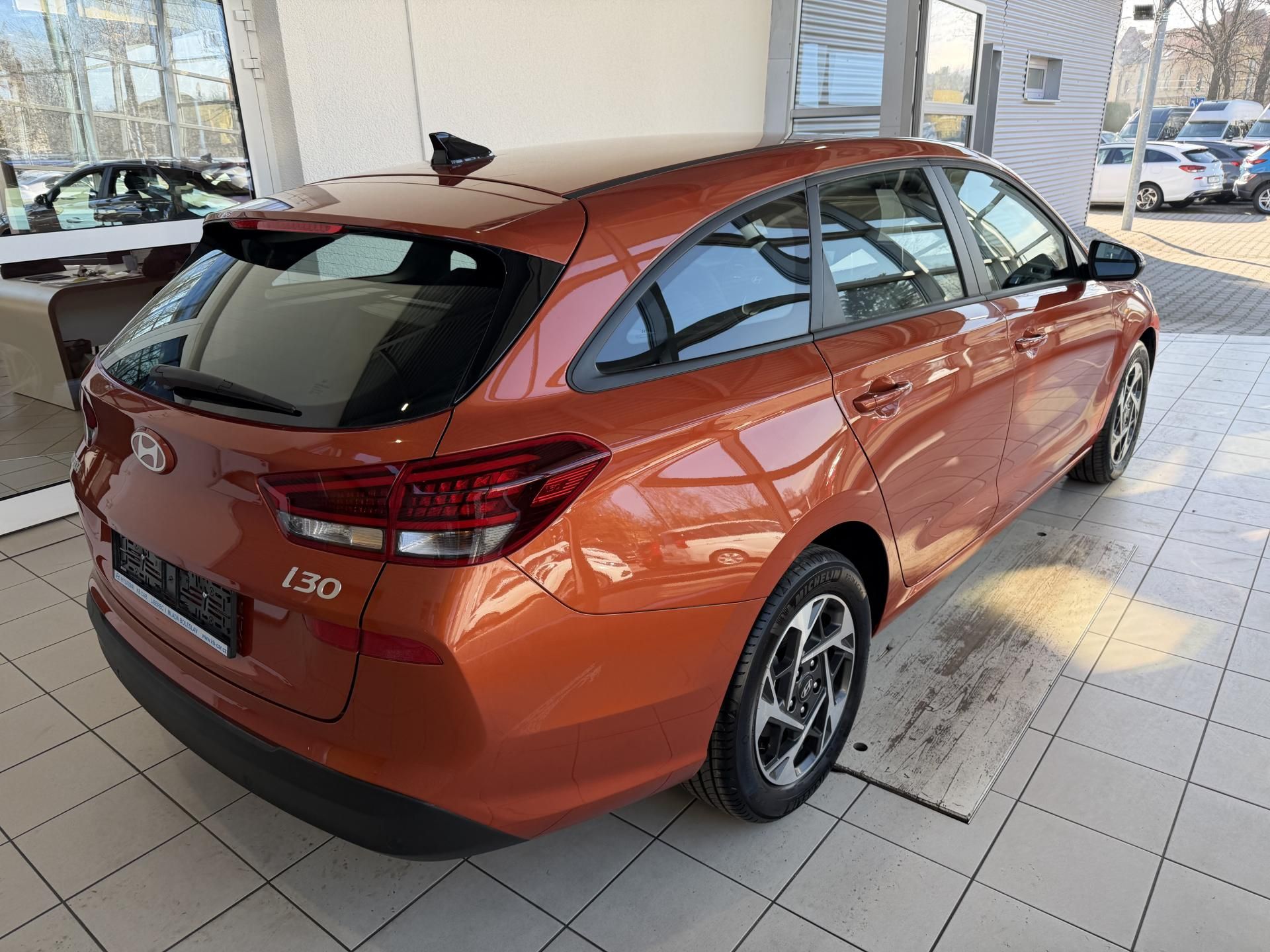 Hyundai i30, 1.0T-GDi 74kW Comfort AT - fotka 5