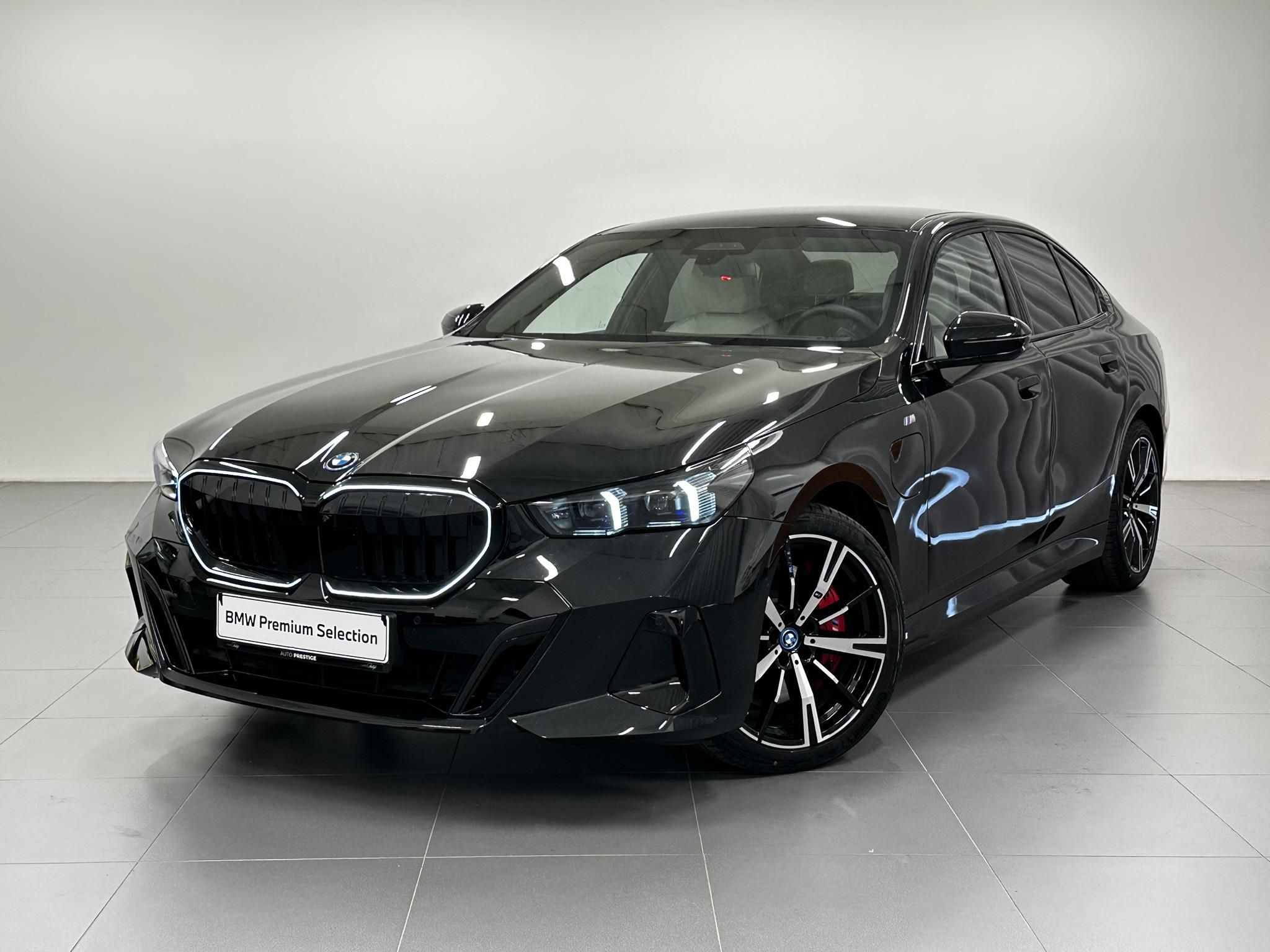 BMW Řada 5, 550e xDrive Sedan