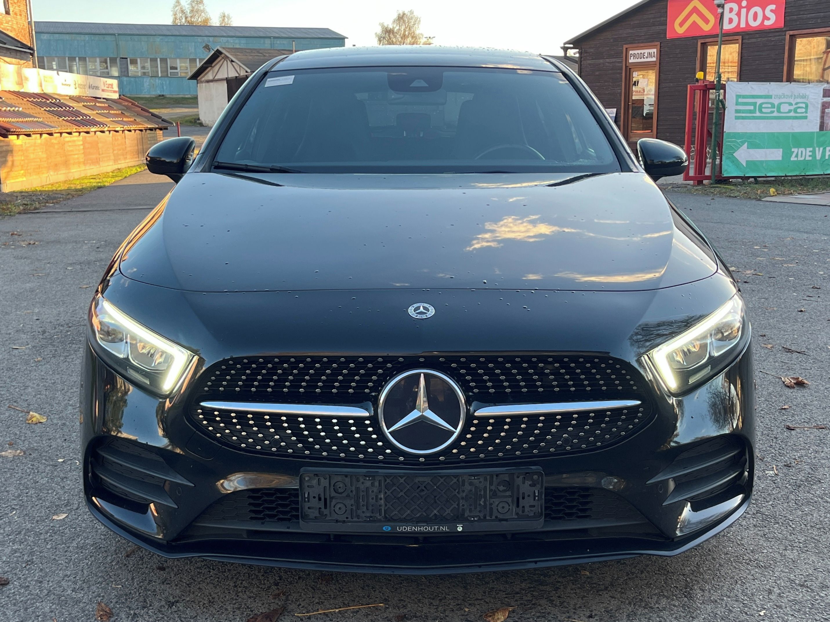 Mercedes-Benz Třídy A, AMG Line - fotka 2