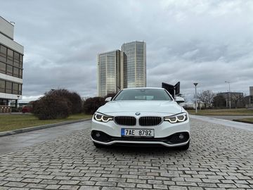 430i Luxury, tažné