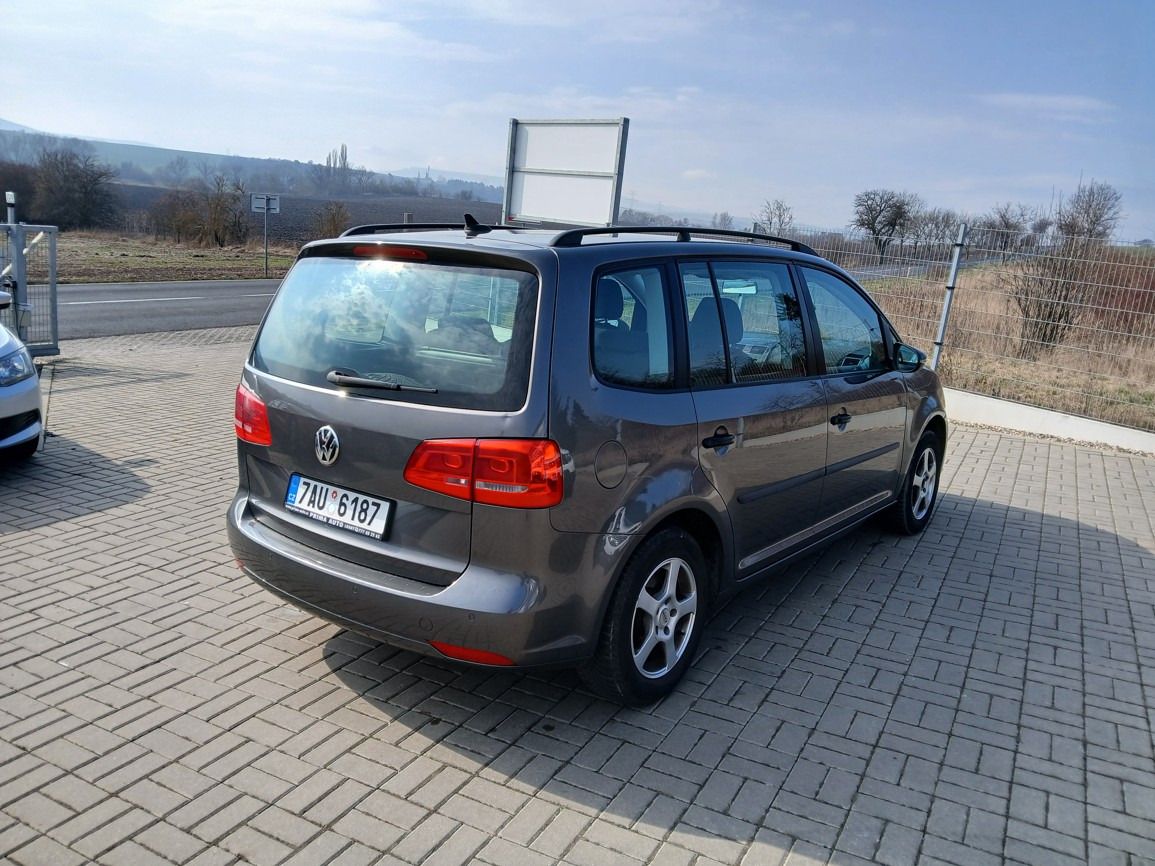 Volkswagen Touran, 1,6 TDI DSG - fotka 5