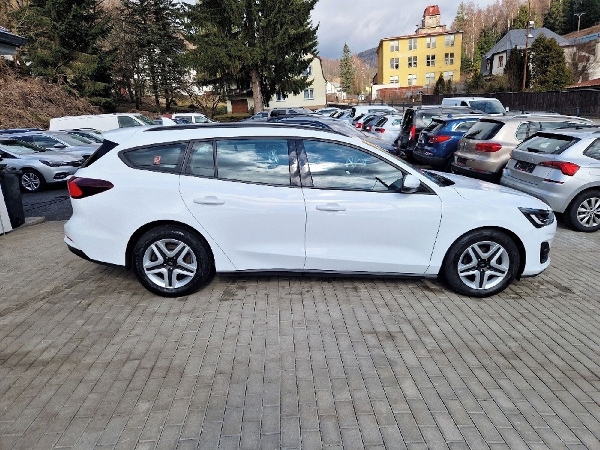 Ford Focus, 1.5 TDCi (88 kW), tažné, ALU - fotka 6