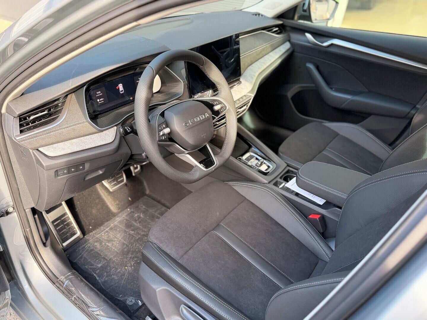 Škoda Octavia, Combi Dynamic 1.5 TSI m-HEV 11 - fotka 6