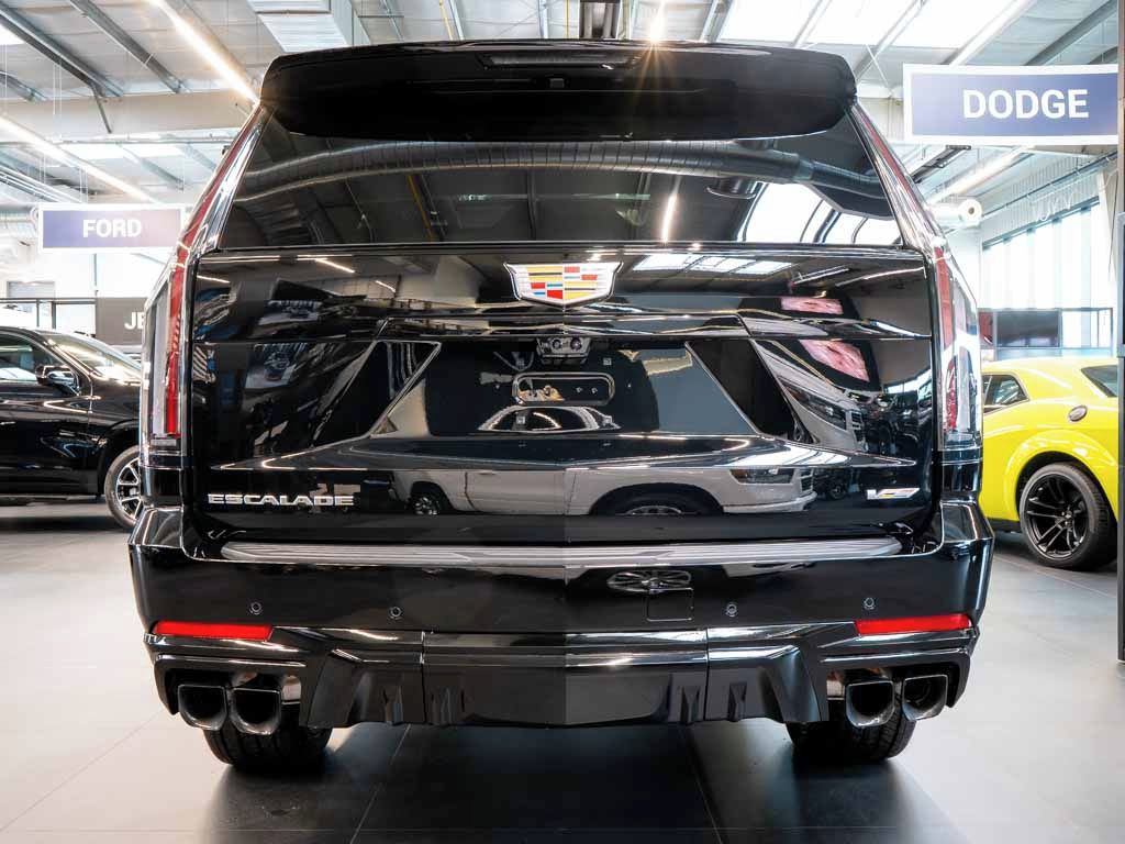 Cadillac Escalade, 6.2 V Supercharged 682 HP 2025 - fotka 4