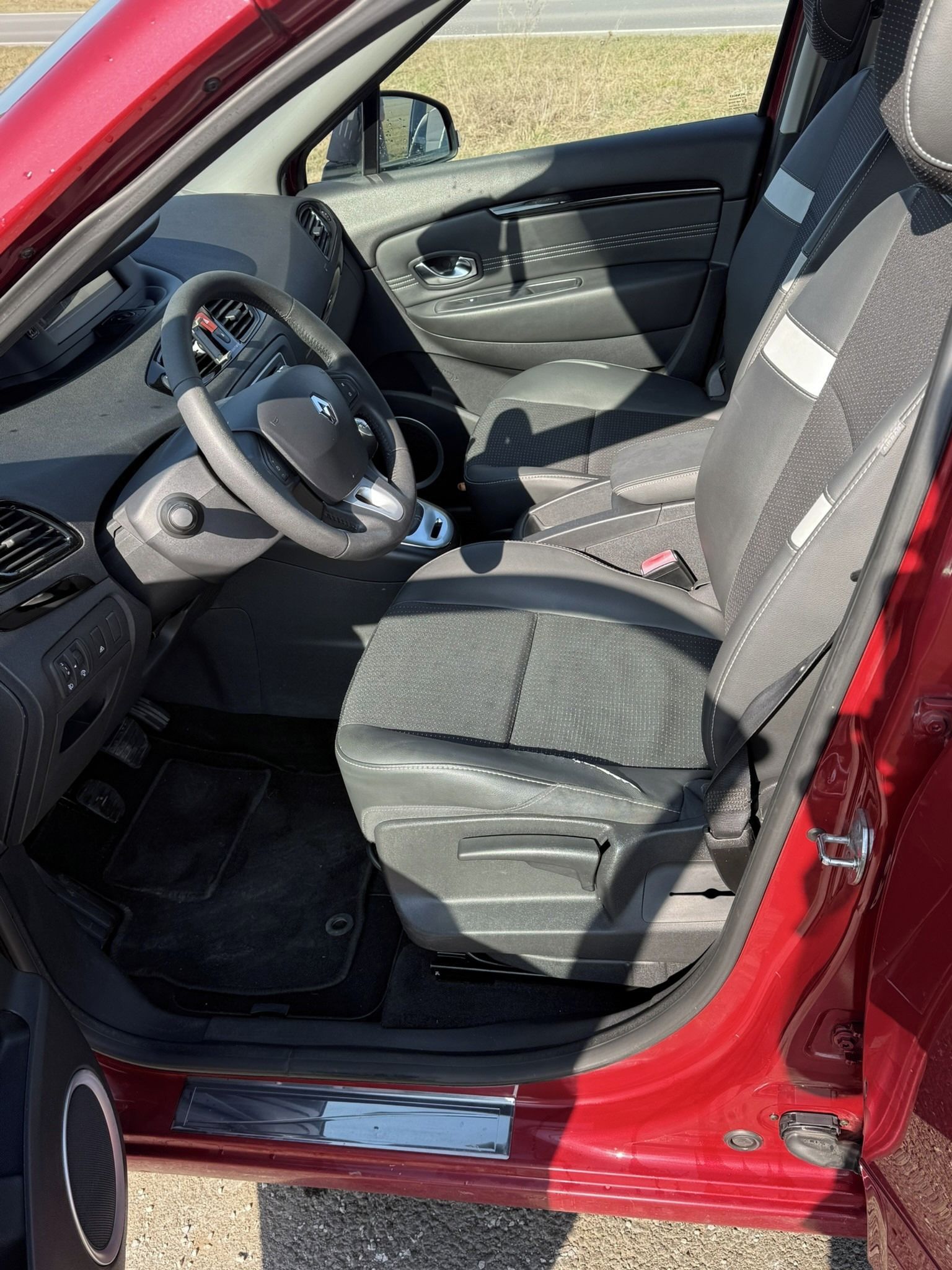 Renault Scénic, 1.6 16V 81 kW - MANUÁL - fotka 6