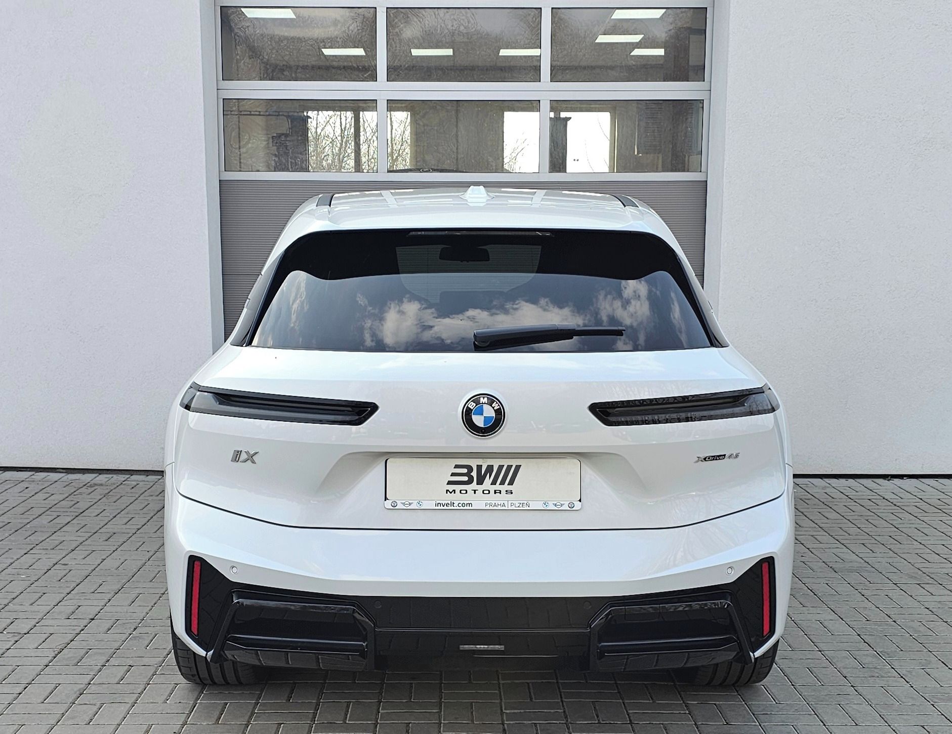 BMW iX, xDrive45, SoH 100% M Paket Pro - fotka 6