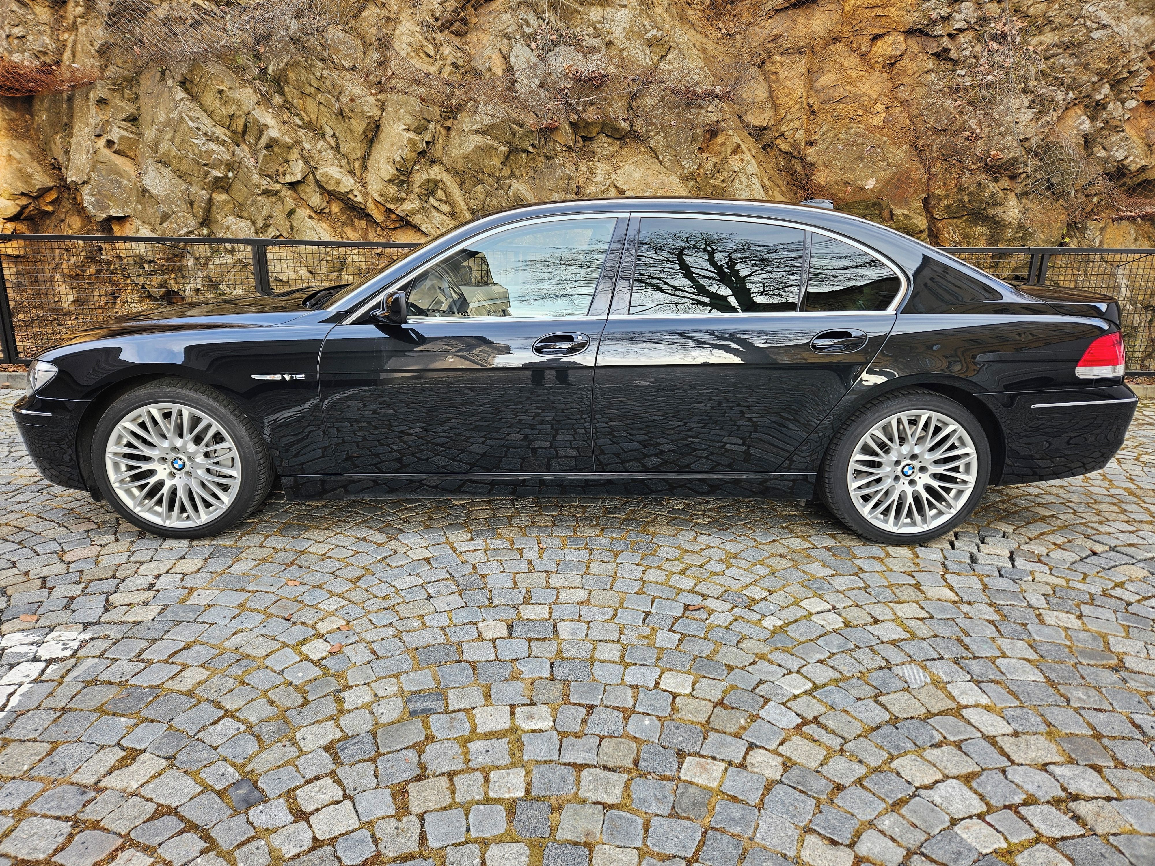 BMW Řada 7, 760 Li 1.majitel, 33.700 km!!! - fotka 2
