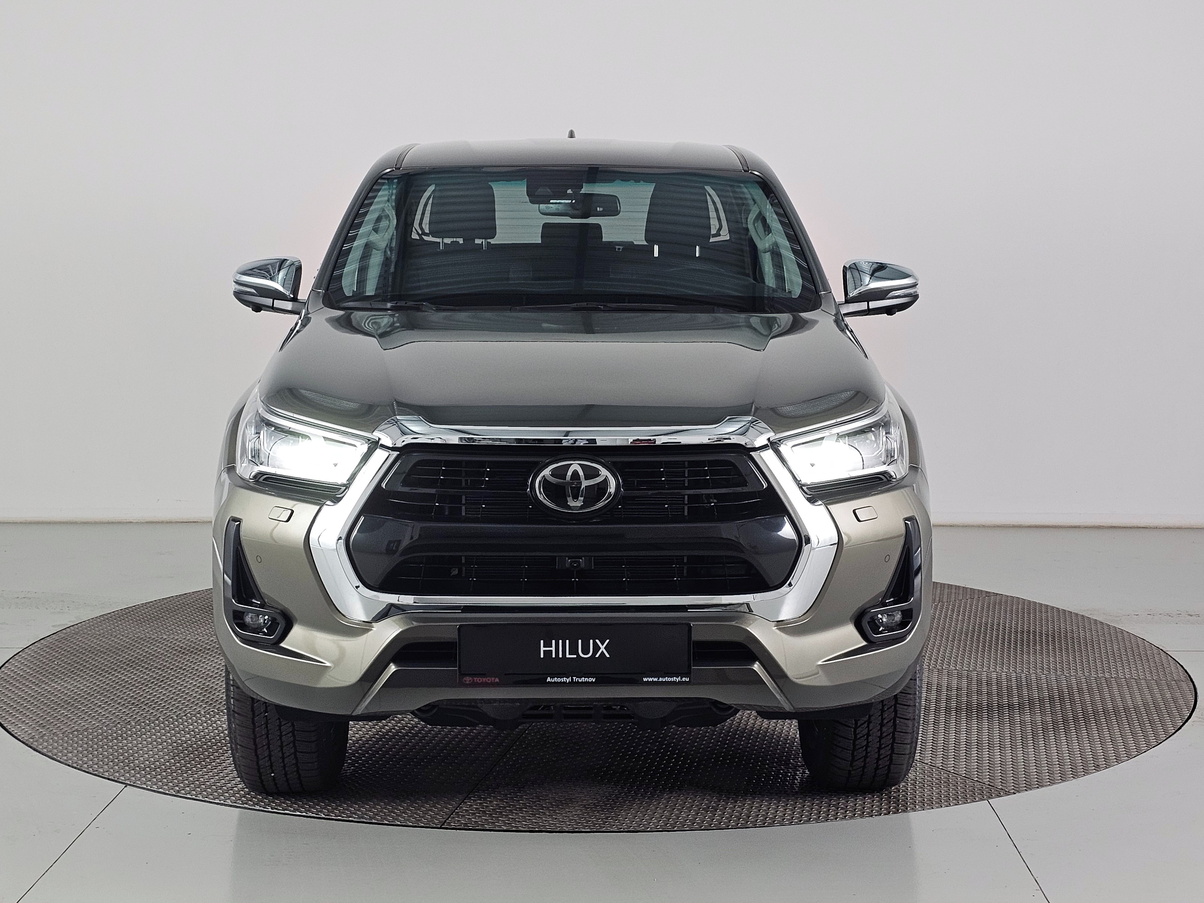 Toyota Hilux, DoubleCab 2.8D 6AT Executive - fotka 3