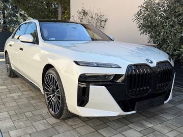 740d Xdrive TV, Bowers Wilkins