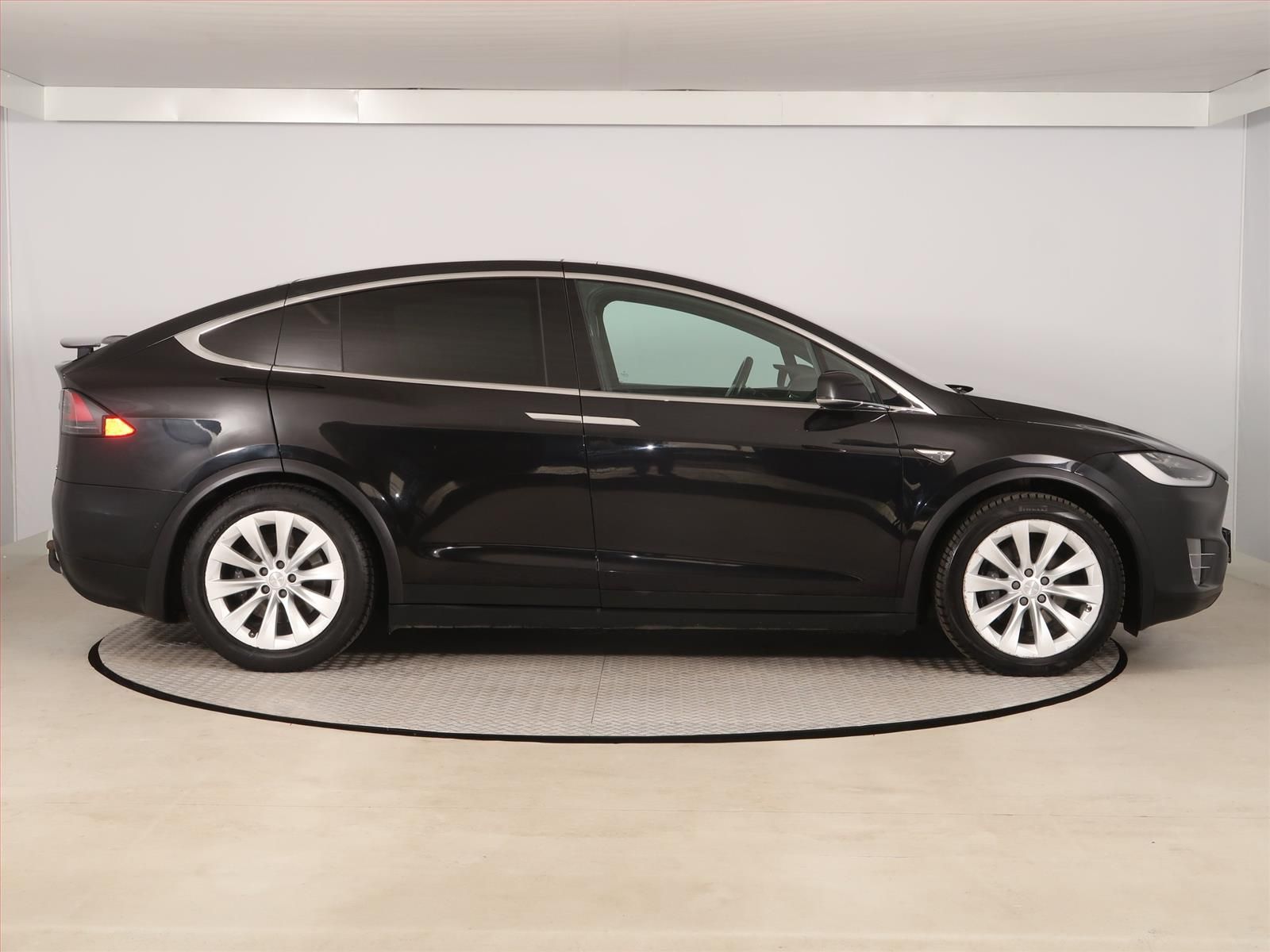 Tesla Model X, 90D, SoH 84%, NOVÁ CENA, 4X4 - fotka 6