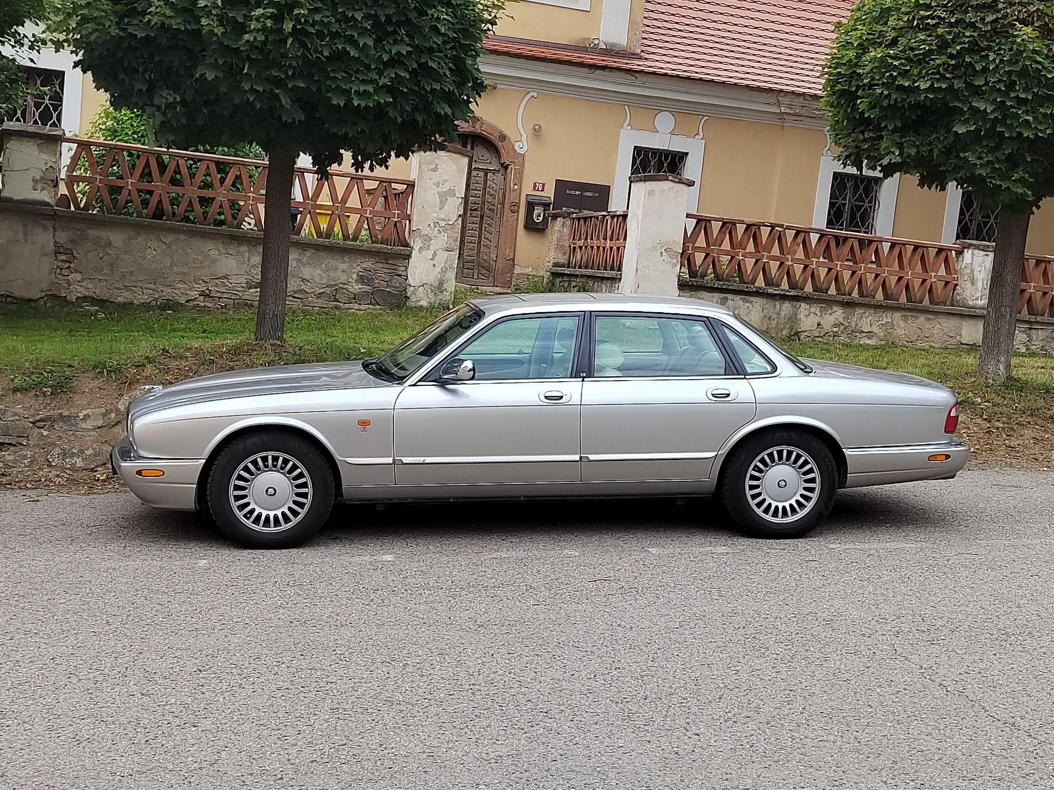 Jaguar XJ, 3,2 V8 unikát - fotka 2