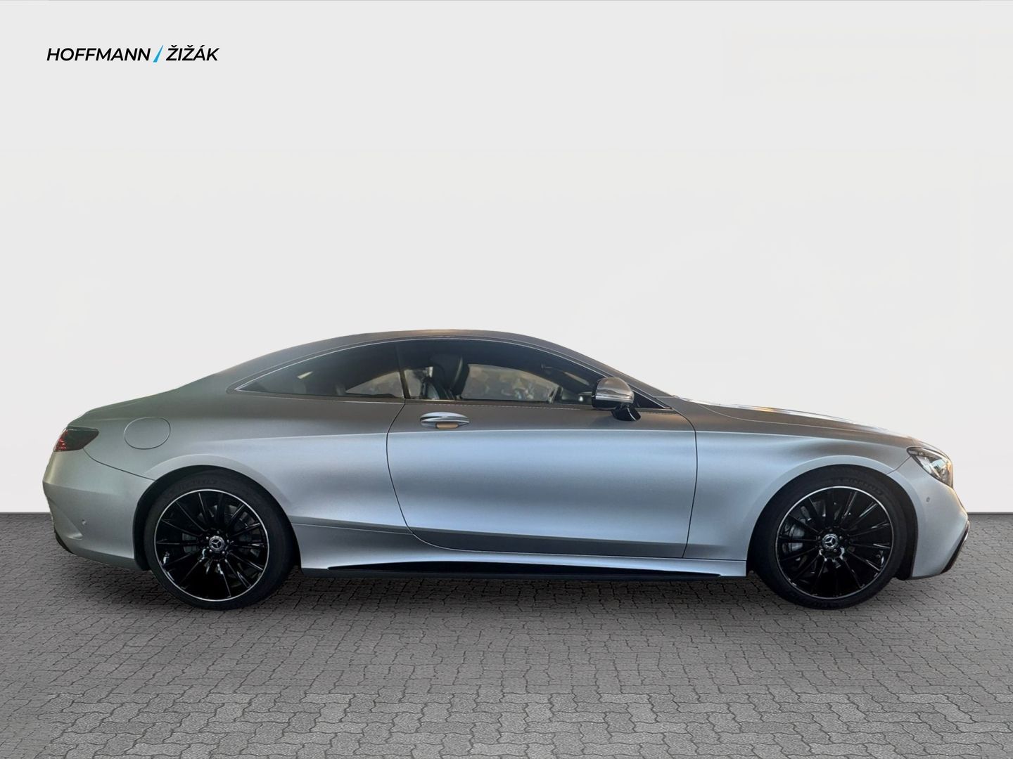 Mercedes-Benz Třídy S, 560 4MATIC kupé - fotka 4