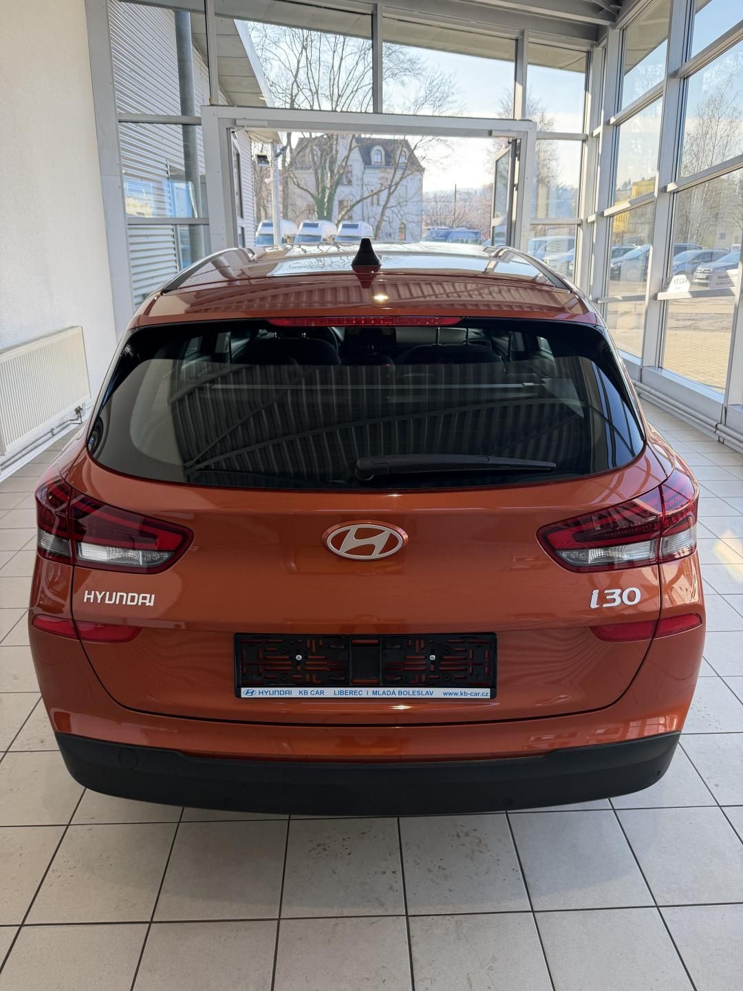 Hyundai i30, 1.0T-GDi 74kW Comfort AT - fotka 3