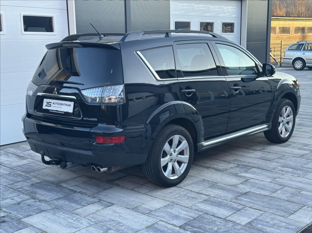 Mitsubishi Outlander, 2,2 DI-D 177PS  Instyle-7 4x4 - fotka 5